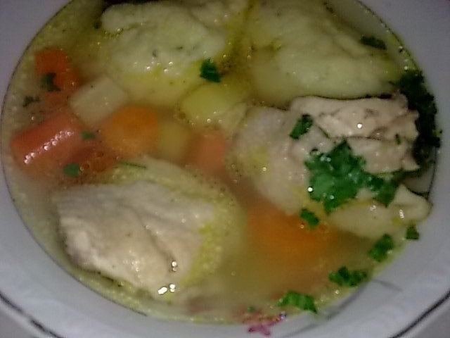 Supa din copanele de pui cu galusti.