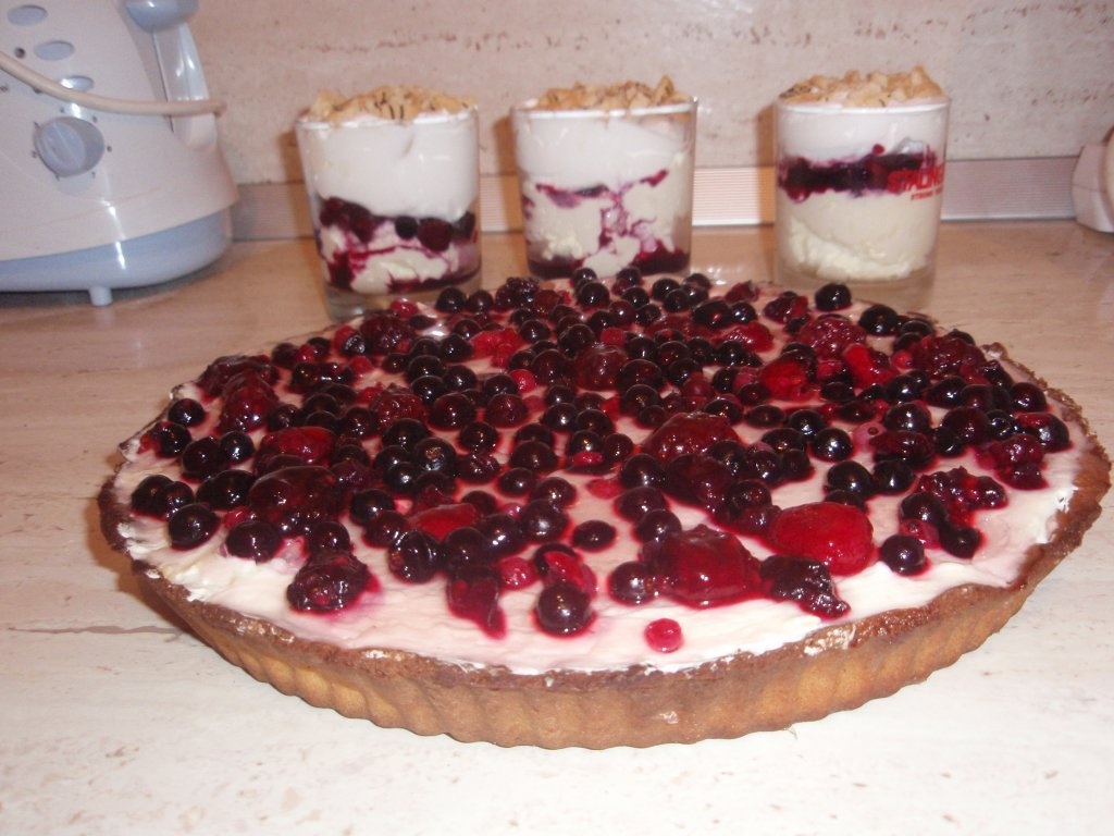 Tarta cu fructe de padure