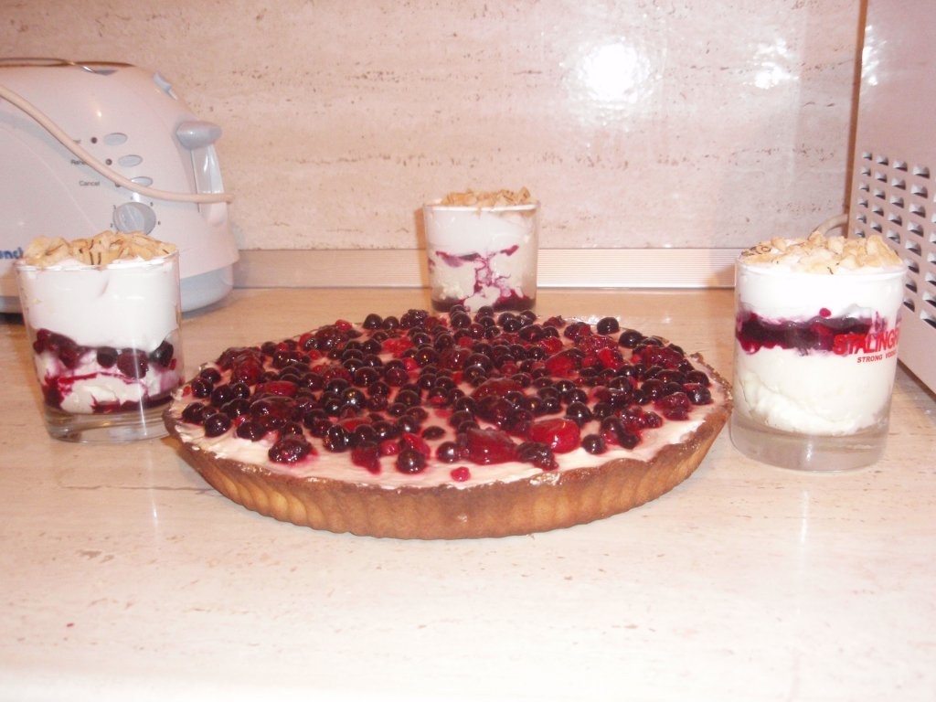 Tarta cu fructe de padure