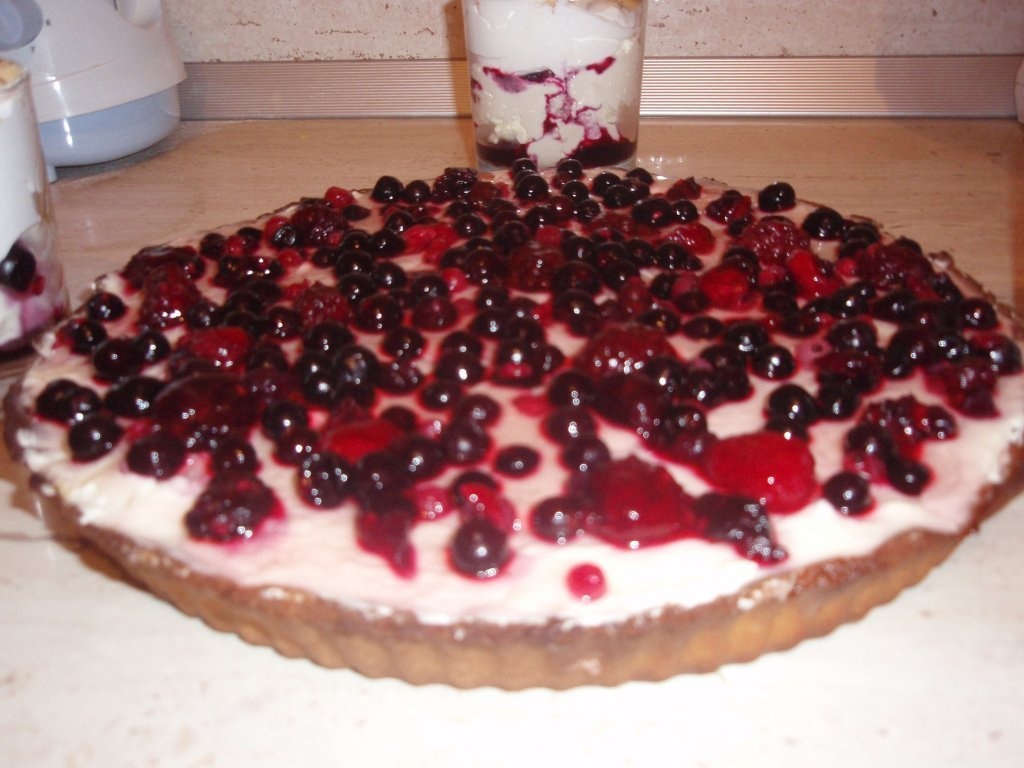 Tarta cu fructe de padure