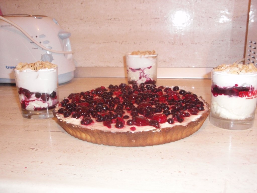 Tarta cu fructe de padure