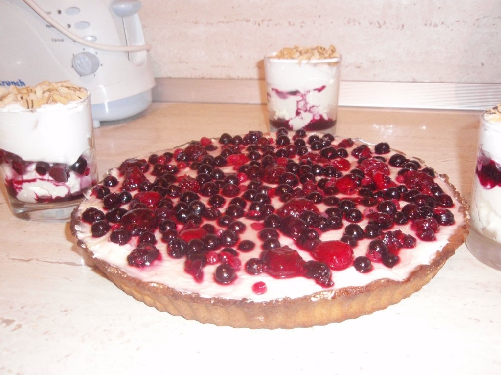 Tarta cu fructe de padure