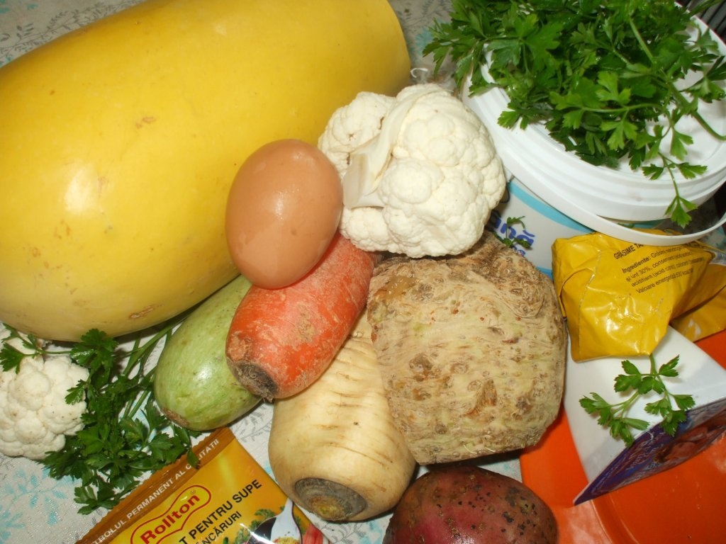 Supa de dovleac cu legume in dovleac