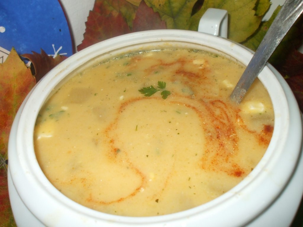 Supa de dovleac cu legume in dovleac