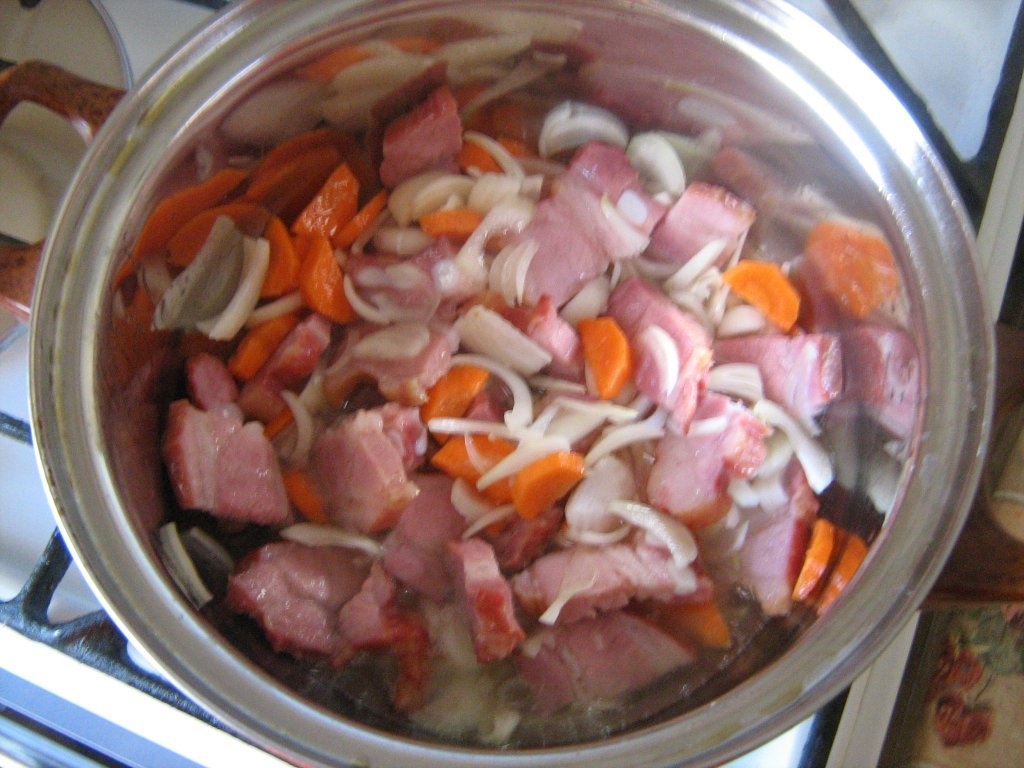 Tocanita de cartofi cu scarita afumata