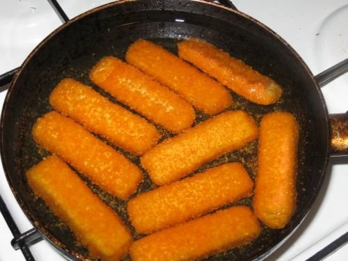 Cartofi aurii cu crochete de peste