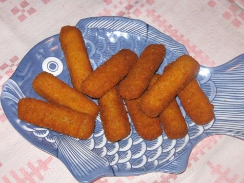 Cartofi aurii cu crochete de peste