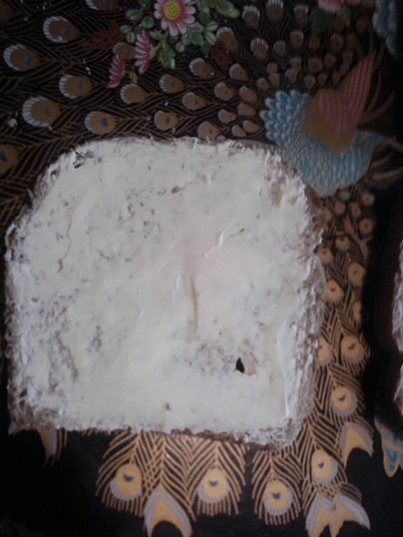 Tartine cu unt si creveti decorticati (pentru 4 persoane)