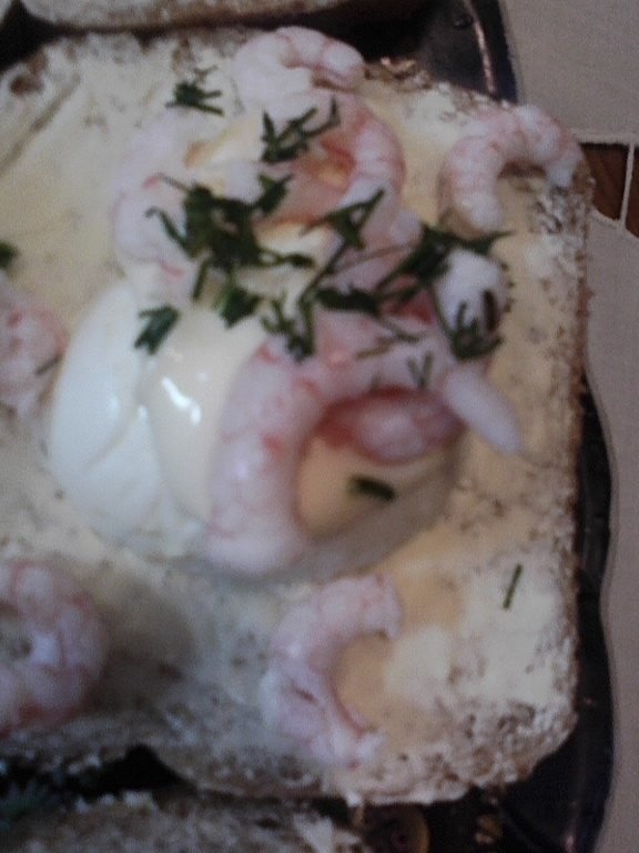 Tartine cu unt si creveti decorticati (pentru 4 persoane)