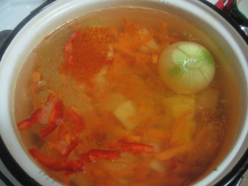 Ciorba de cartofi cu zeama de pe muraturi