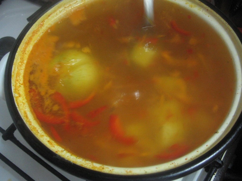 Ciorba de cartofi cu zeama de pe muraturi