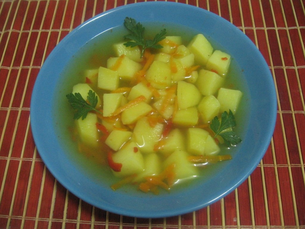 Ciorba de cartofi cu zeama de pe muraturi