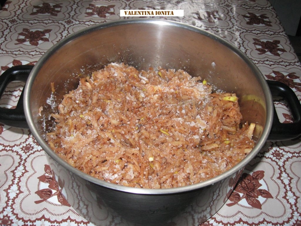 Gem de gutui cu nuca