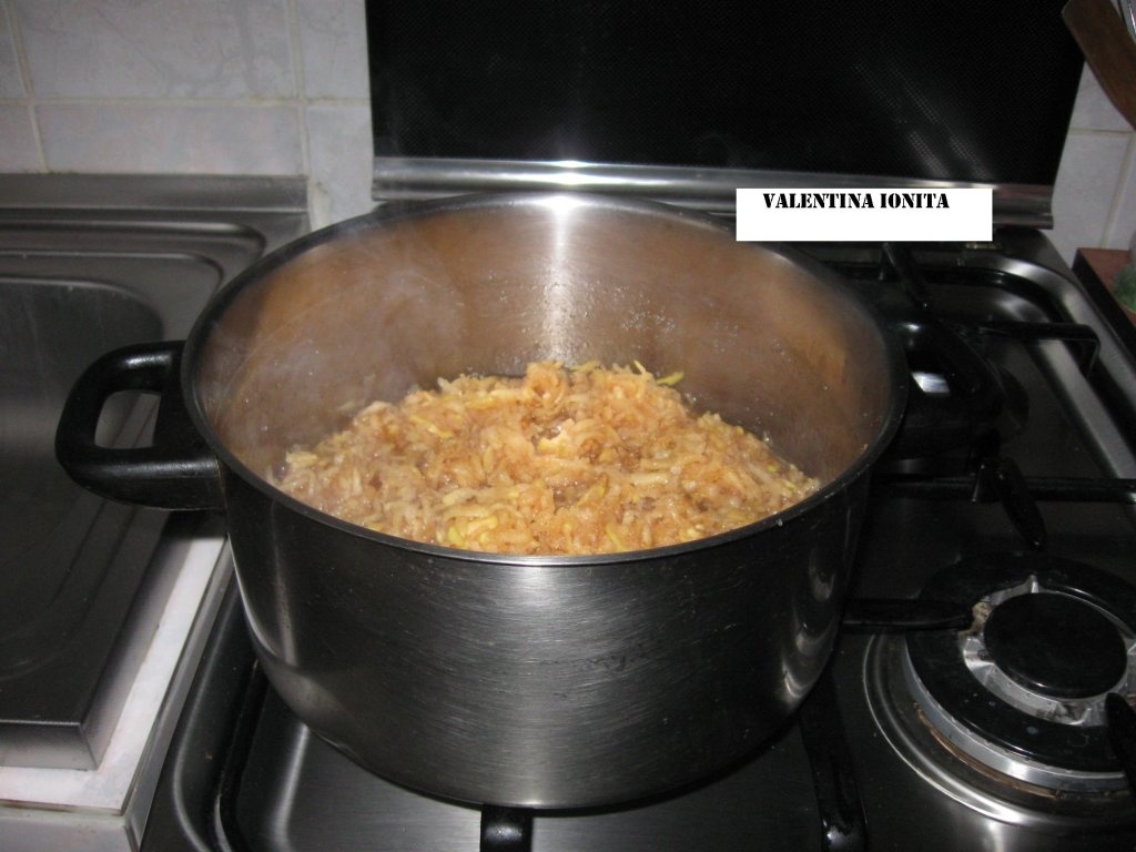 Gem de gutui cu nuca