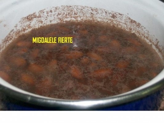 Pregatirea migdalelor pentru mancaruri arabe