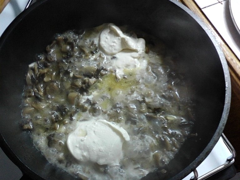 Champinion cu unt si smantana