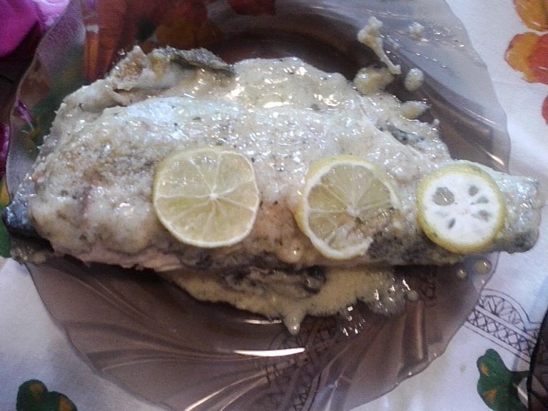 Pastrav cu sos  la Dubletta