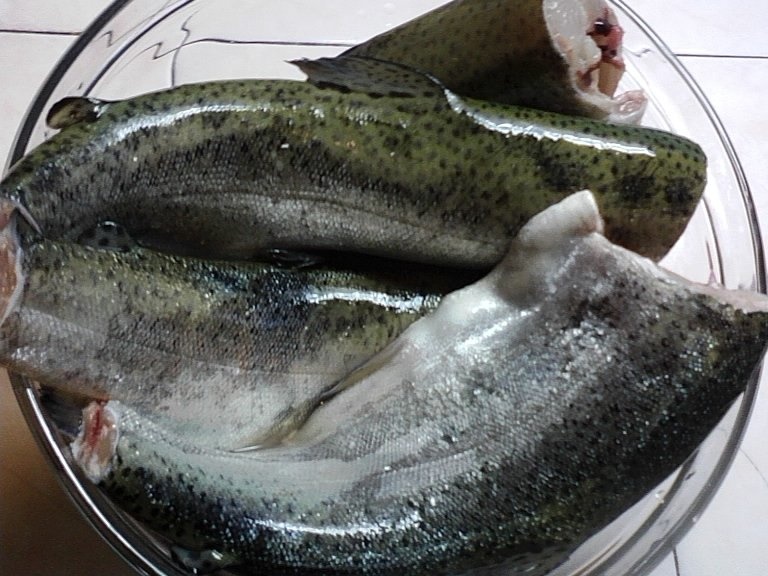 Pastrav cu sos la cuptor