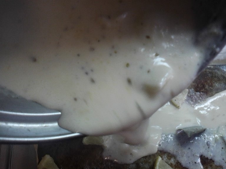 Pastrav cu sos la cuptor