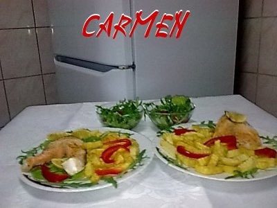 Somon la cuptor, cu cartofi prajiti si salata Rucola