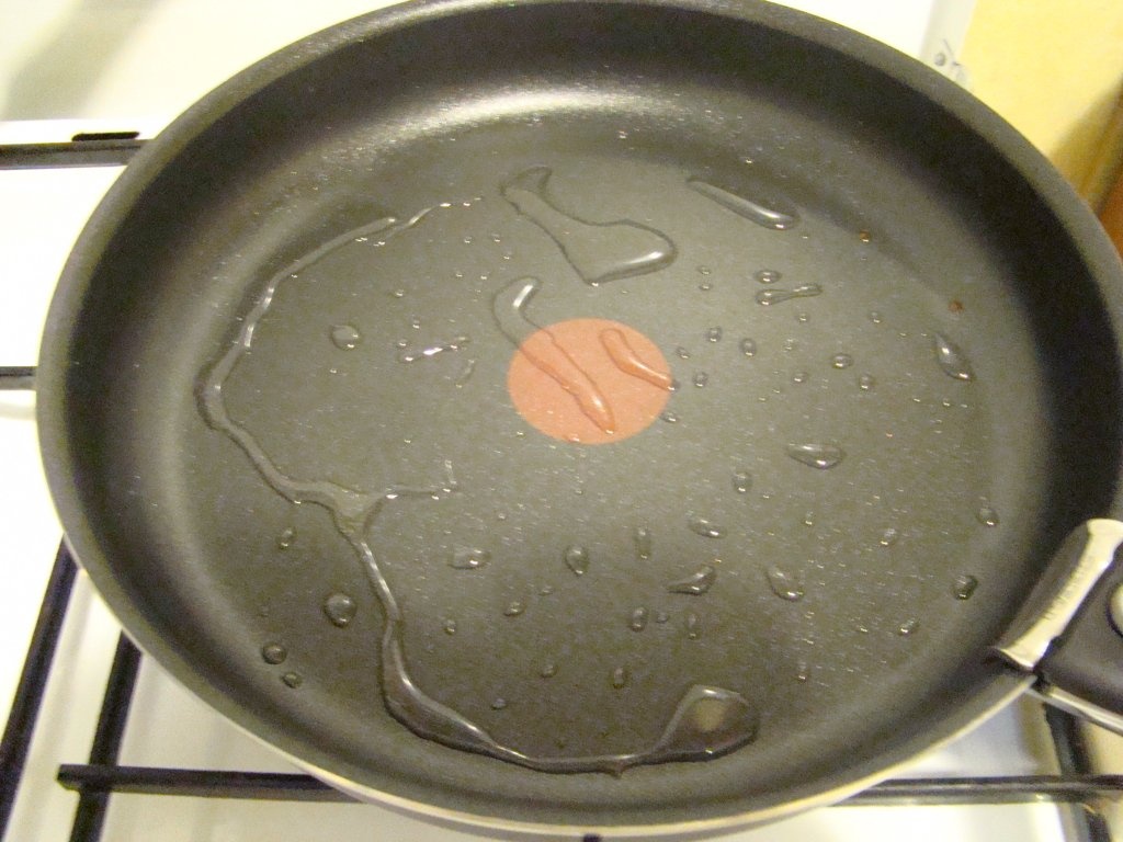 Pui cremos cu sos  Camembert si ciuperci