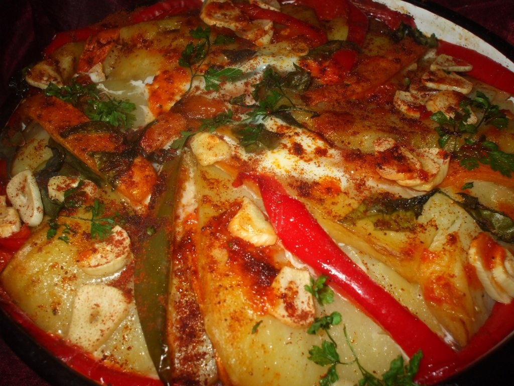 Curcan impachetat in cartofi la cuptor