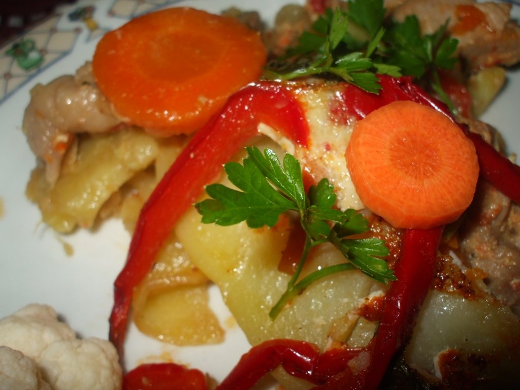 Curcan impachetat in cartofi la cuptor