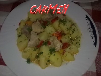 Mancare de cartofi, cu rasol alb de porc