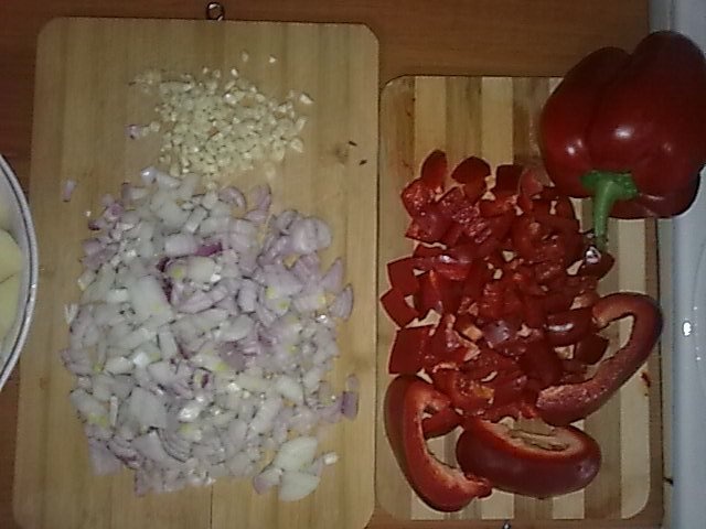 Mancare de cartofi, cu rasol alb de porc