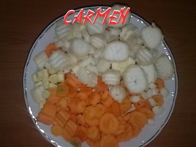 Mancare de cartofi, cu rasol alb de porc