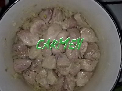 Mancare de cartofi, cu rasol alb de porc