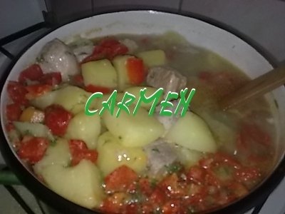 Mancare de cartofi, cu rasol alb de porc