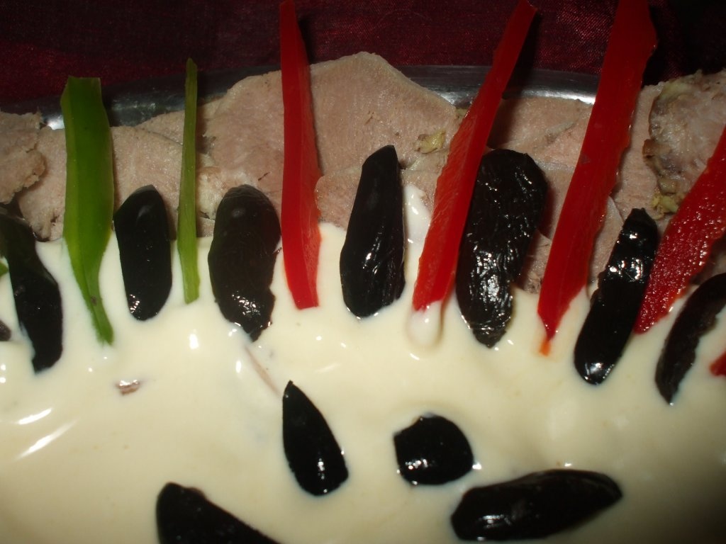 Limba rasol cu masline si sos