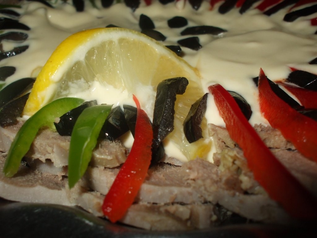 Limba rasol cu masline si sos