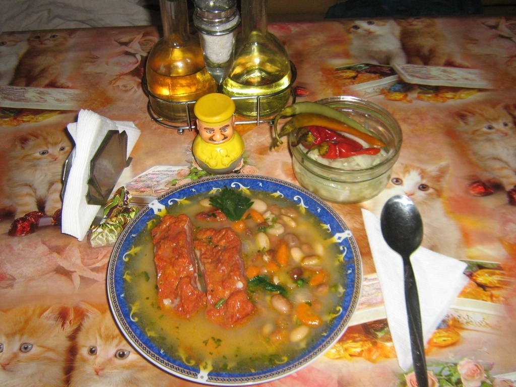 Zeama de fasole cu costita