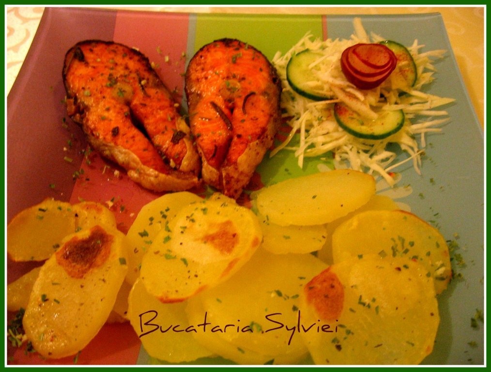 Somon la cuptori cu cartofi