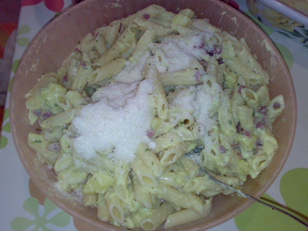 Gratin de paste cu cartofi si bacon