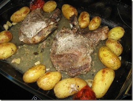 Cotlet de porc la tava in vin alb