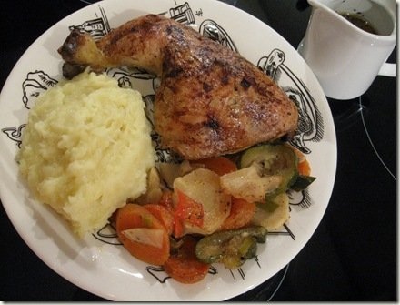 Pulpe de pui pe pat de legume