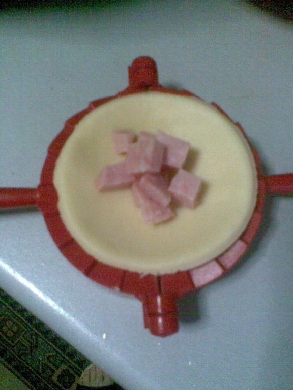 Scoicute cu cartofi si salam