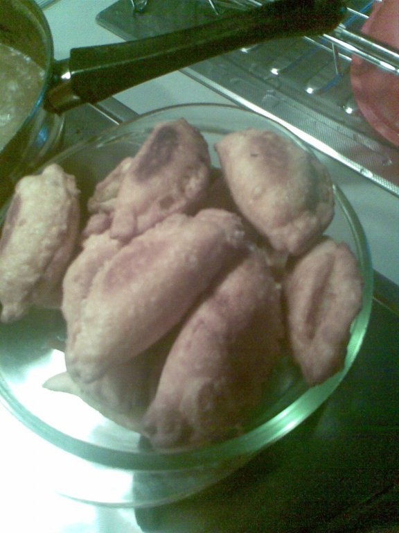 Scoicute cu cartofi si salam