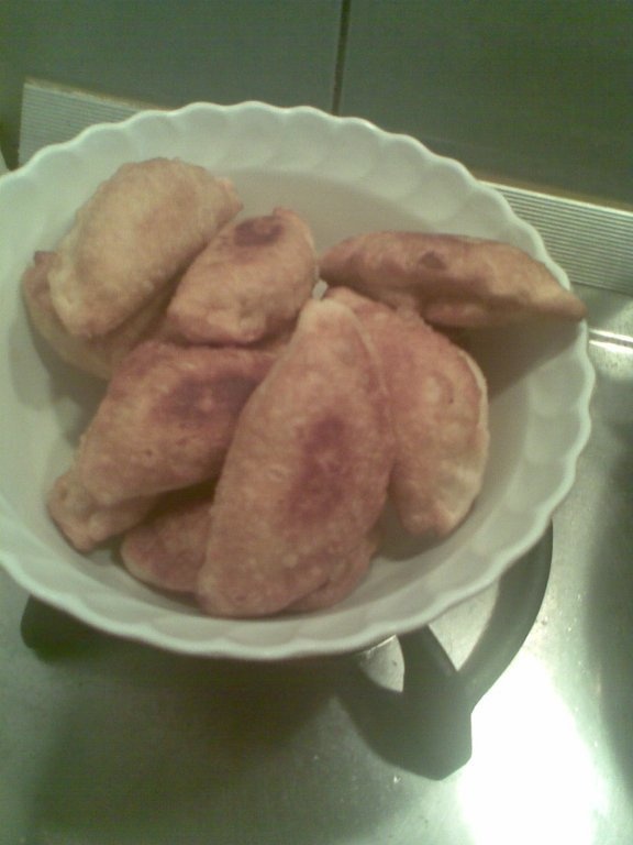 Scoicute cu cartofi si salam