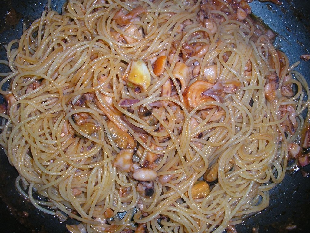 Spaghete cu fructe de mare