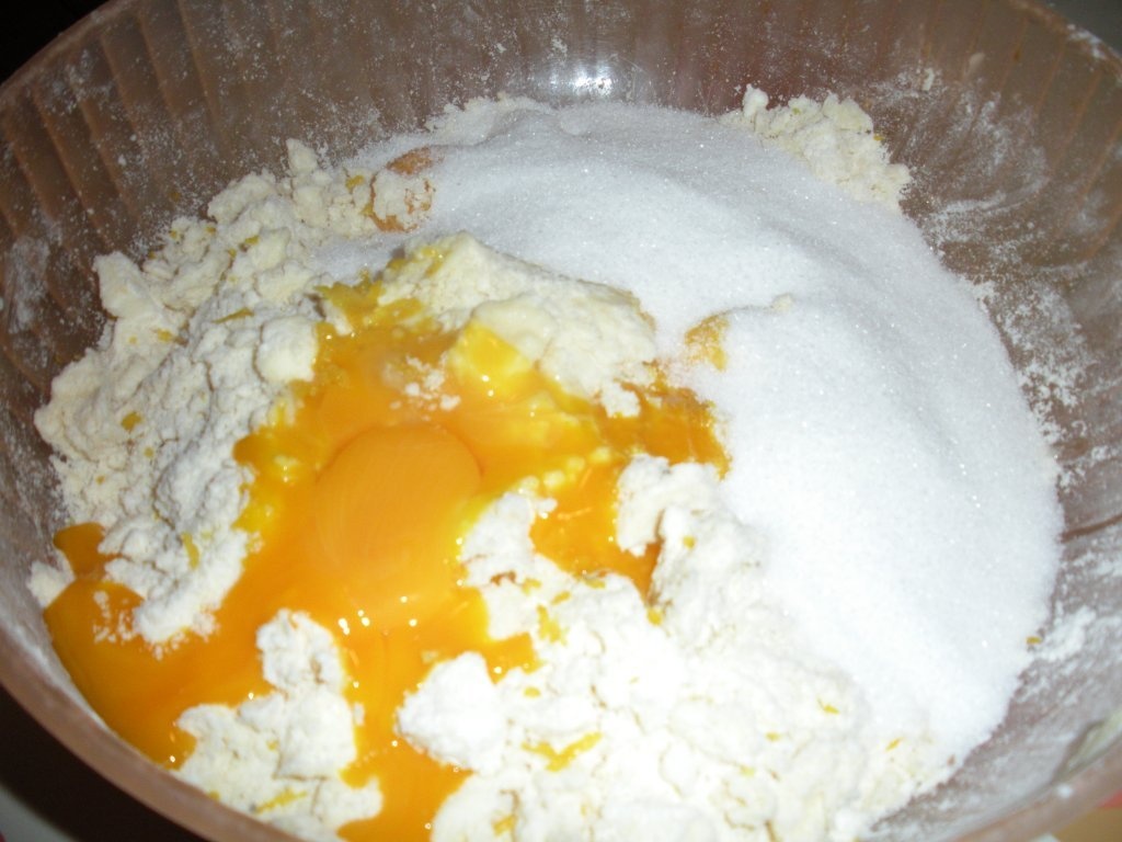 Aluat pentru tarte, biscuiti, crostate