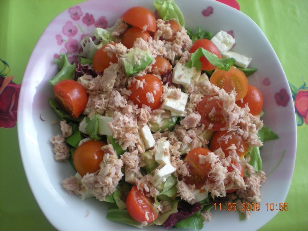 Salata de ton cu avocado