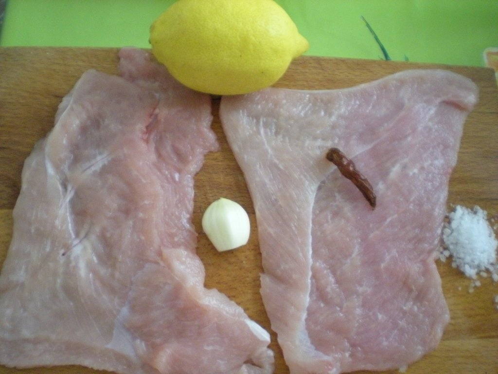 Piept de curcan la placa