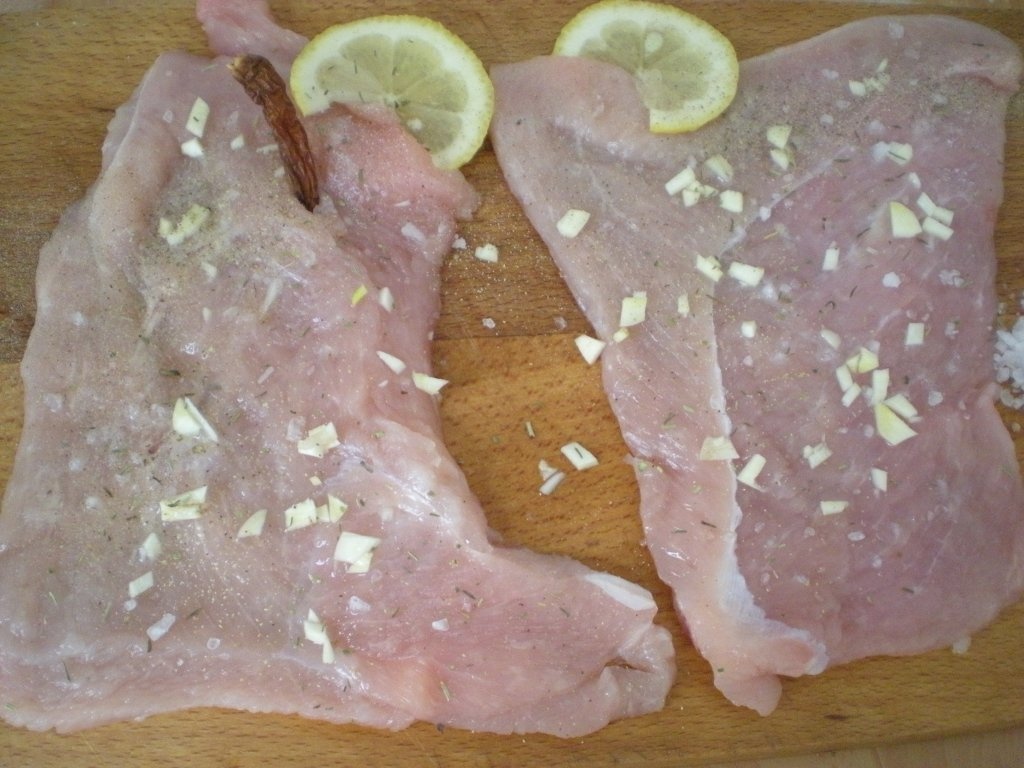 Piept de curcan la placa