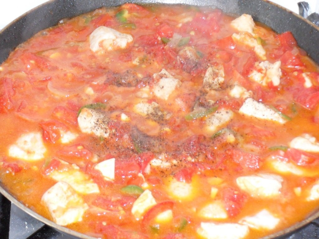 SPIRALE CU PIEPT DE PUI SI SOS DE LEGUME