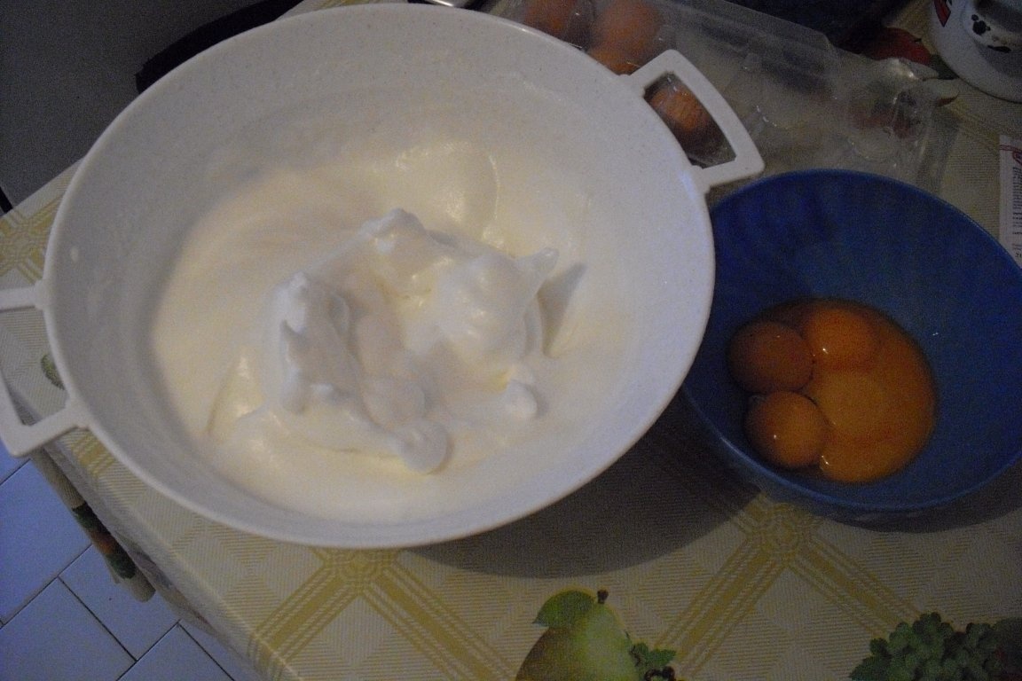 Bulgarasi cu crema ( Lapte de pasare )