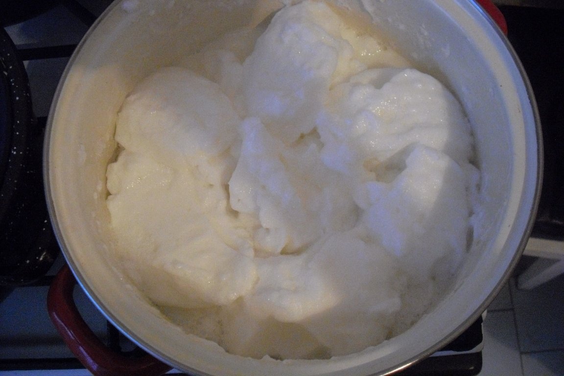 Bulgarasi cu crema ( Lapte de pasare )